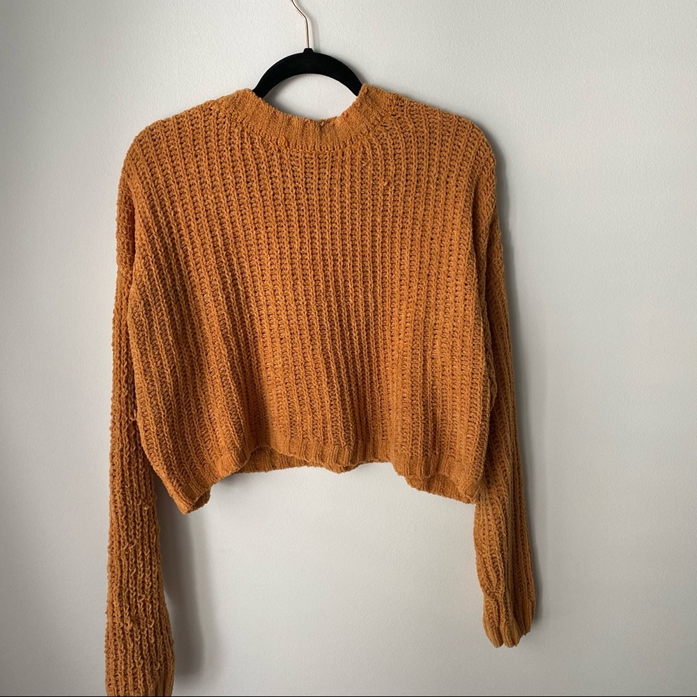 Mustard cropped knitted sweater size M